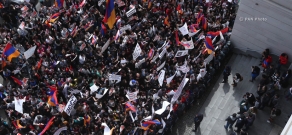 Акция против сопредседателей Минской группы ОБСЕ напротив здания Министерства иностранных дел РА