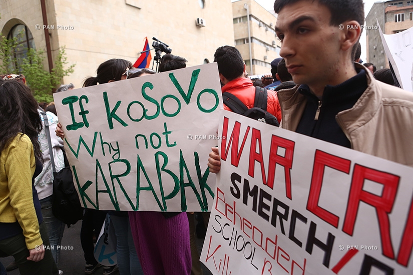 ԵԱՀԿ Մինսկի Խմբի համանախագահների դեմ բողոքի ցույցն Արմենիա Մարիոթ հյուրանոցի դիմաց