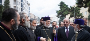 Католикос Всех Армян Гарегин II и Католикос Великого Дома Киликийского Арам I посетили Гандзасарский монастырь и Военный госпиталь в Степанакерте
