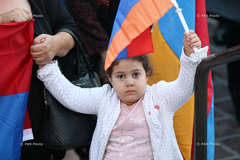  Candlelight vigil commemorating the Armenian soldiers killed in Nagorno-Karabakh is held near Los Angeles City Council