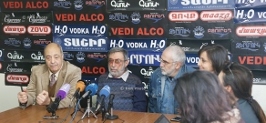 Пресс-конференция председателя Союза писателей Армении Эдварда Милитоняна, m режиссера Николая Цатуряна и композитора Ваана Арцруни