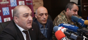 Пресс-конференция заместителя начальника Государственной службы социального обеспечения РА Смбата Саияна и юриста министерства обороны Мартина Мкртчяна