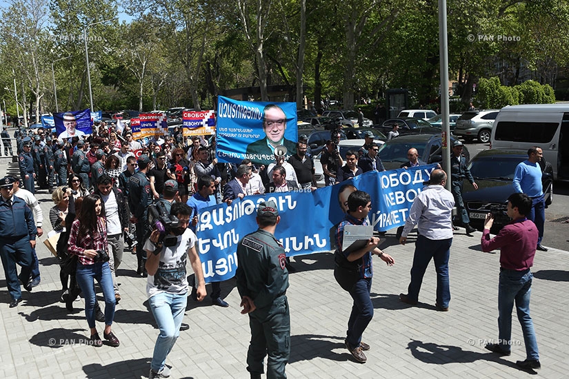 Шествие протеста в поддержку армянского предпринимателя Левона Айрапетяна, приговоренного в Москве к 4 годам лишения свободы