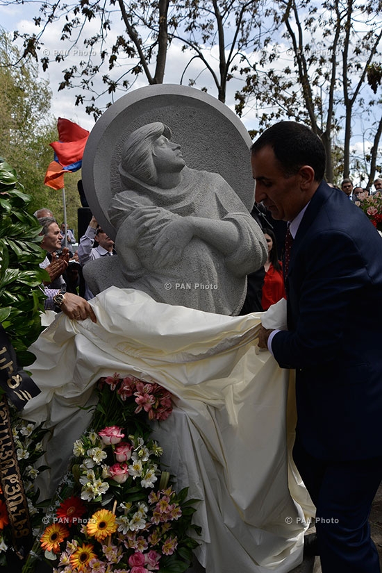 В Ереване установлен памятник жертвам геноцида езидов