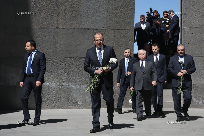 Министр иностранных дел России Сергей Лавров посетил Мемориальный комплекс «Цицернакаберд» и Музей-институт геноцида Армян