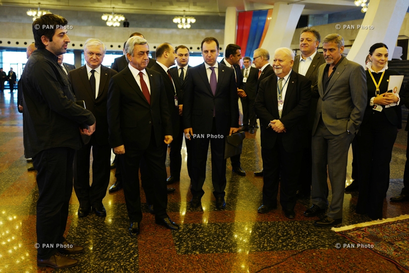 Serzh Sargsyan, George Clooney, Noubar Afeyan and Vartan Gregorian watch Refugees Installation, organized in the framework of 2nd Global Forum ‘Against the Crime of Genocide’
