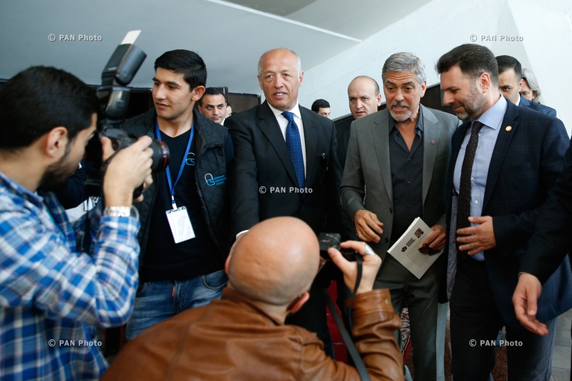 Джордж Клуни прибыл на второй глобальный форум Против преступления геноцида