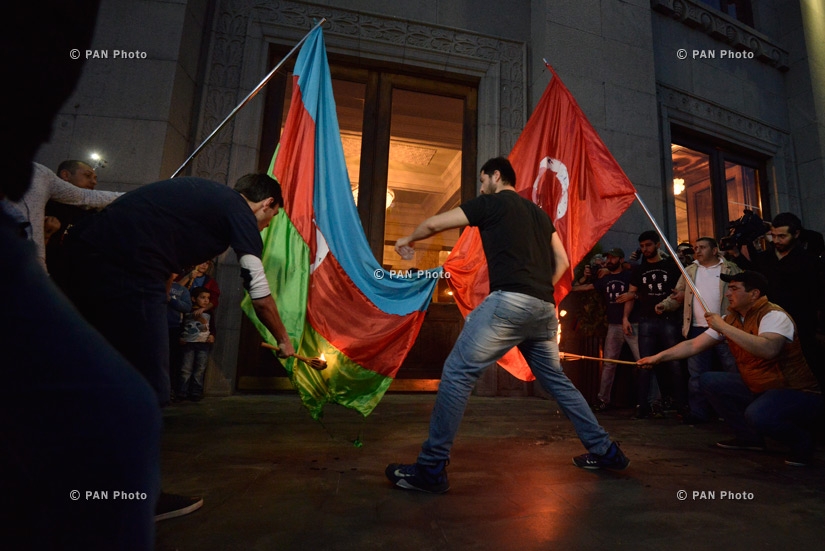 Հայոց ցեղասպանության 101-րդ տարելիցին նվիրված ջահերով երթը դեպի Ծիծեռնակաբերդի հուշահամալիր