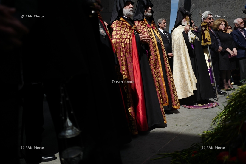 101-ая годовщина Геноцида армян. Президент Серж Саргсян, католикос Гарегин II, Шарль Азнавур и Джордж Клуни в Цицернакаберде почтили память жертв