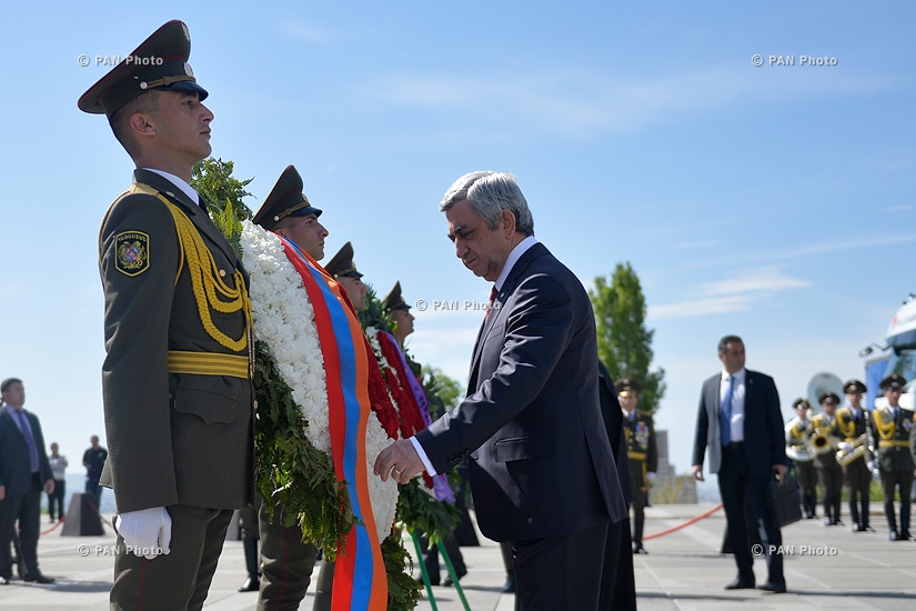 101st anniversary of Armenian Genocide: President Serzh Sargsyan, Catholicos Karekin II, Charles Aznavour and George Clooney pay tribute to the victims 