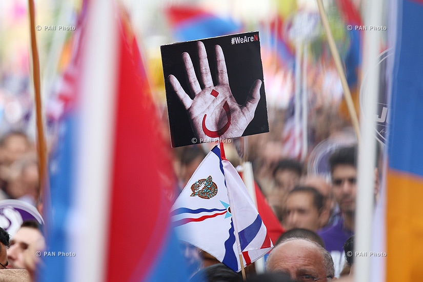 Ցեղասպանության 101-րդ տարելիցին նվիրված 60.000-անոց ցույցը Լոս Անջելեսում Թուրքիայի հյուպատոսության մոտ 