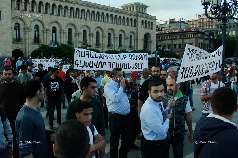 Протестное шествие в Ереване: «Предадим земле того, кто сдаст земли! Нет предателям!»