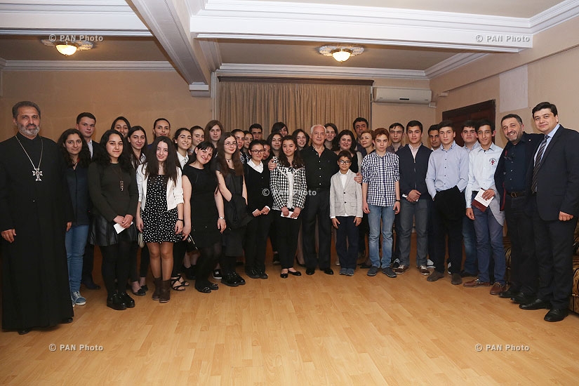 Дирижер и скрипач Владимир Спиваков встретился с учениками старшей школы «Айб» 