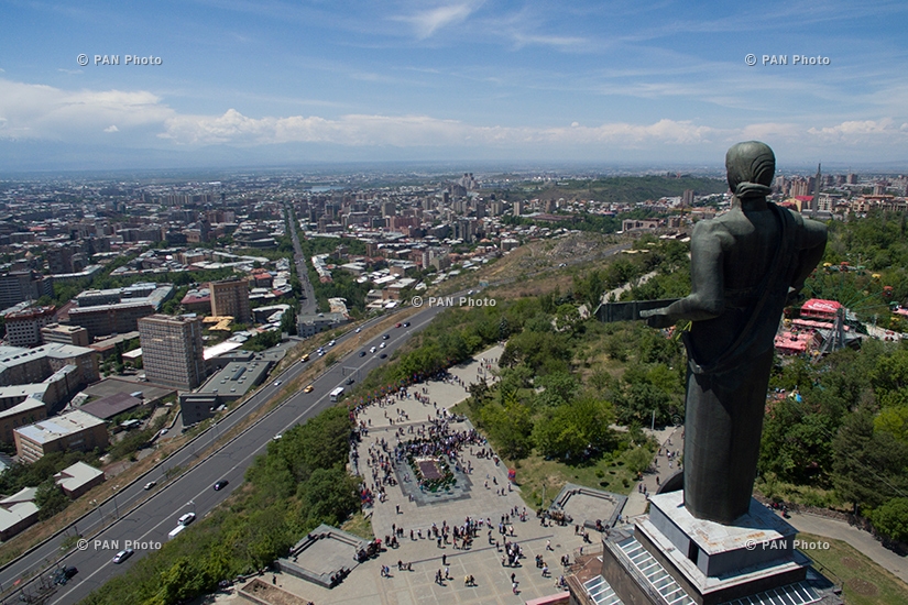 В парке Победы в Ереване состоялось празднование 71-й годовщины Победы в Великой Отечественной войне