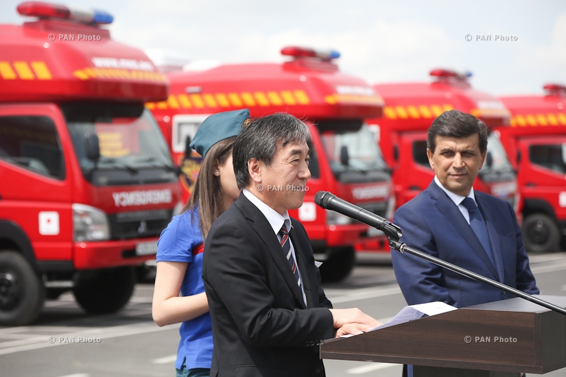 Презентация новых передвижных машин, подаренных правительством Японии МЧС Армении 