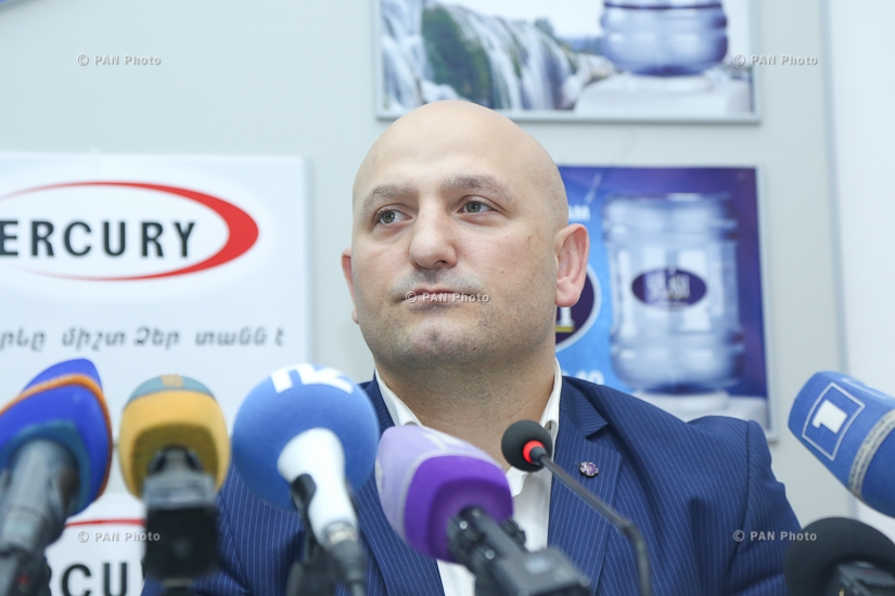 Winner of the OFS 8 international tournament Albert Ghazaryan and chairman of ArmFighting federation Hayk Ghukasyan