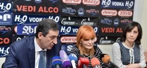 Пресс-конференция Вардана Айвазяна от  РПА и вице-президента партии «Свободные демократы» Ануша Седракян