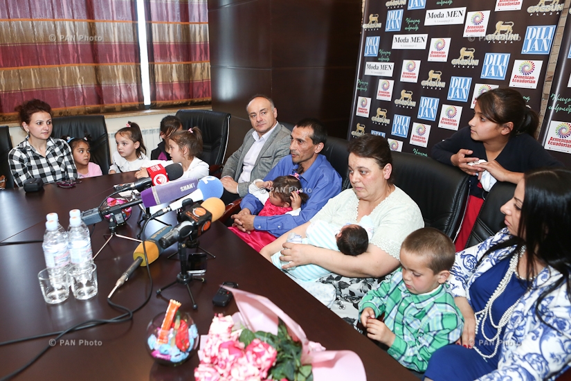 Press conference by the Melkonyan family with 14 children, UNFPA Armenia Country Program representative Garik Hayrapetyan and singer and single mother Alla Navasardyan