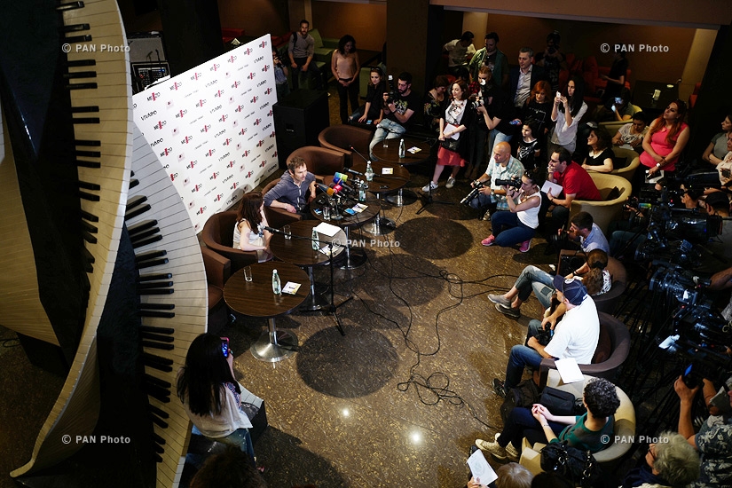 Press conference by lead vocalist of rock band Okean Elzy Svyatoslav Vakarchuk