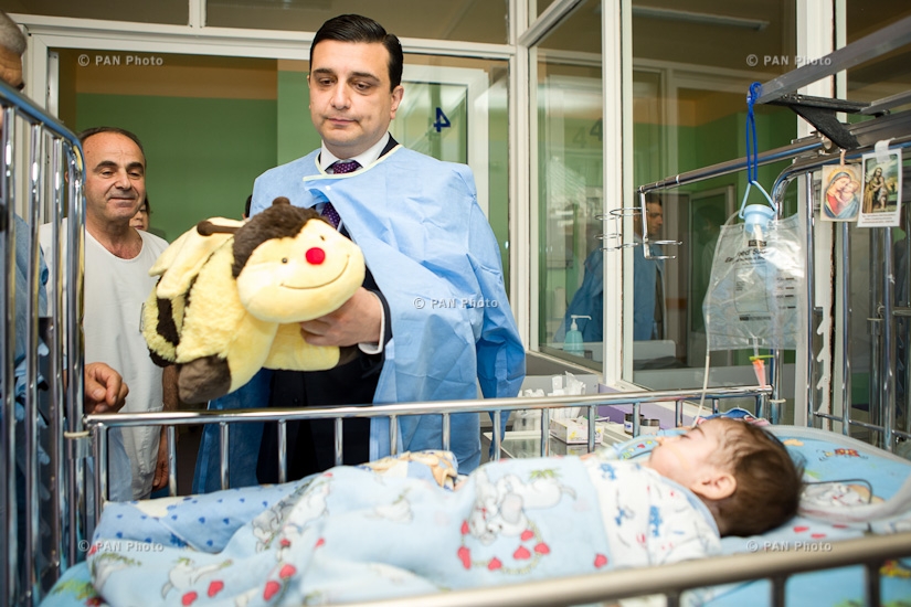 Առողջապահության նախարար Արմեն Մուրադյանը Երեխաների պաշտպանության միջազգային օրվա կապակցությամբ այցելել է «Արաբկիր» բժշկական համալիր