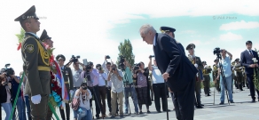 Президент Чехии Милош Земан посетил Мемориальный комплекс «Цицернакаберд»