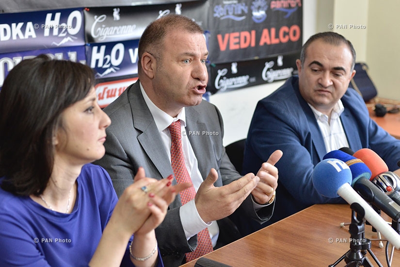 Press conference of Heritage party MP Tevan Poghosyan and Prosperous Armenia Party MP Mikael Melkumyan