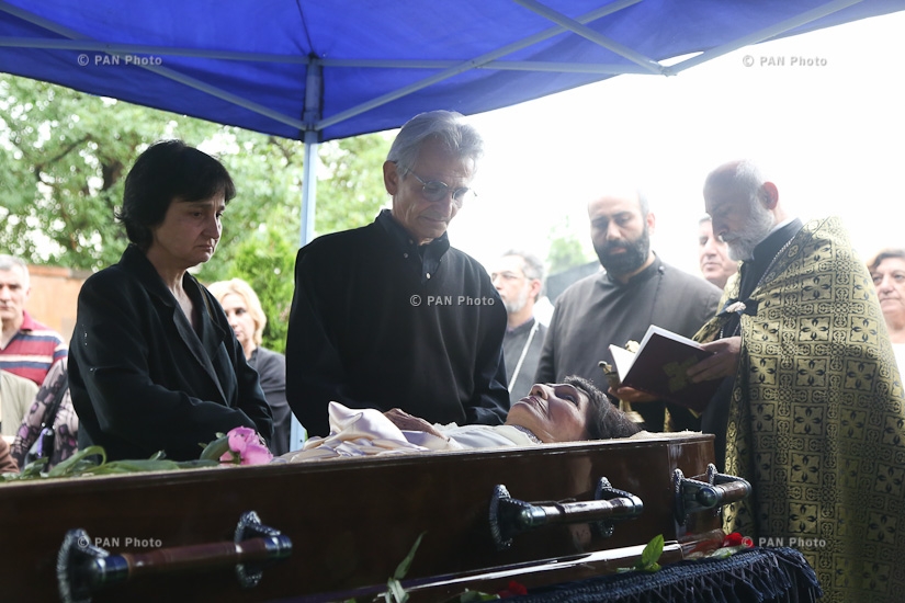  Armenia bids last farewell to People’s Artist of the Armenia Ofelya Hambardzumyan 