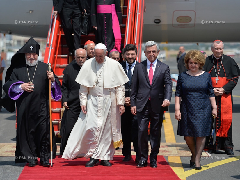 Папа Римский Франциск прибыл в Армению