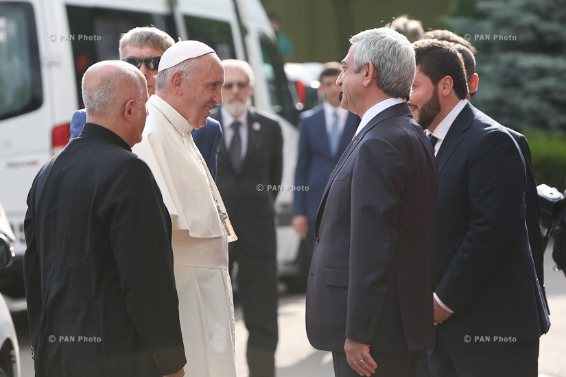 Armenian President Serzh Sargsyan receives Pope Francis
