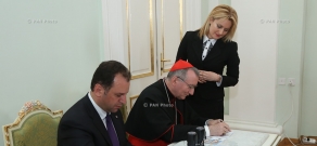 В Ереване состоялась церемония гашения почтовых марок по случаю визита Папы Римского в Армению