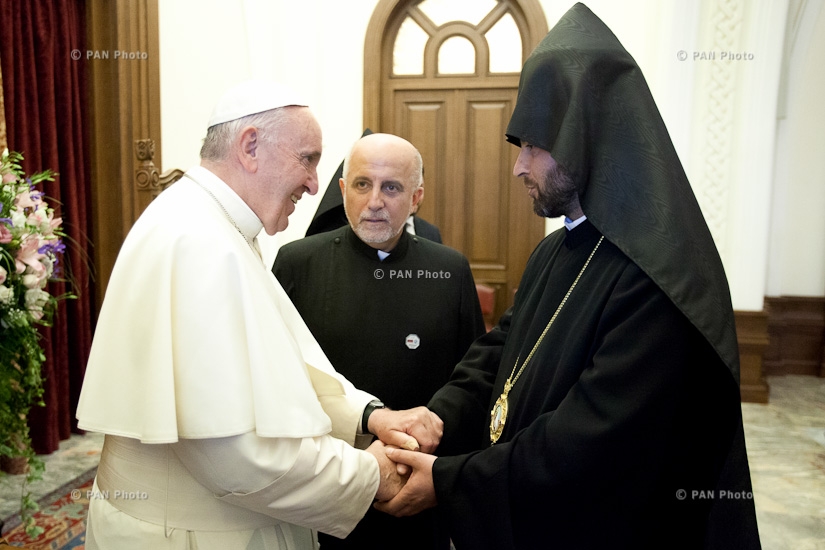 Հռոմի պապ Ֆրանցիսկոսի ու Ամենայն հայոց կաթողիկոս Գարեգին Բ-ի հանդիպումը Մայր Աթոռ Սբ Էջմիածնում 