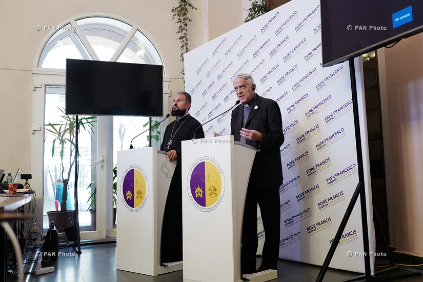  Joint press conference by the Director of the Holy See’s Press Office, Father Federico Lombardi and head of Mother See of Holy Etchmiadzin information department, priest Vahram Melikyan 