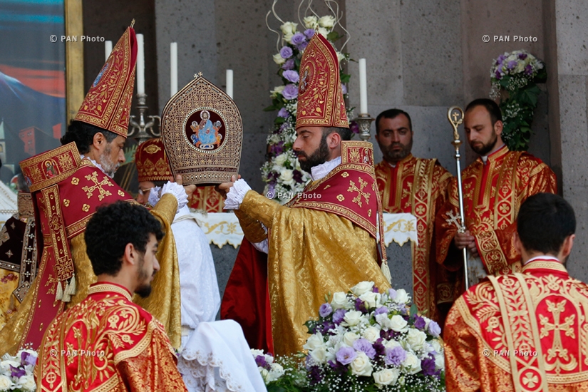 В Эчмиадзине прошла Воскресная литургия с участием Папы Римского Франциска