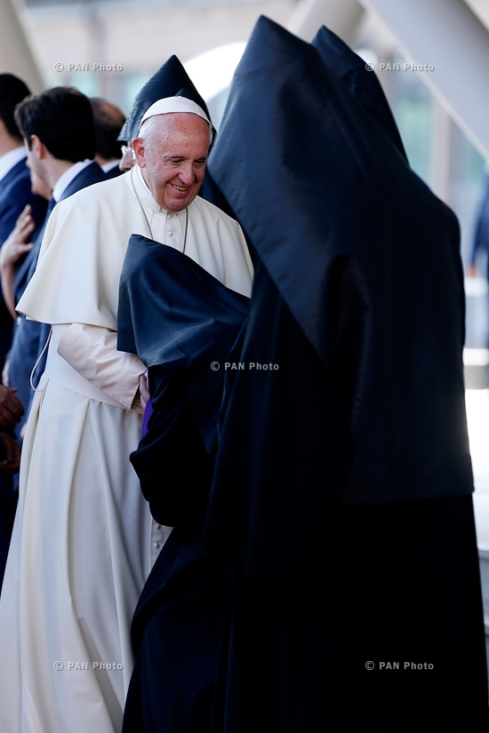 Церемония прощания с Папой Римским Франциском