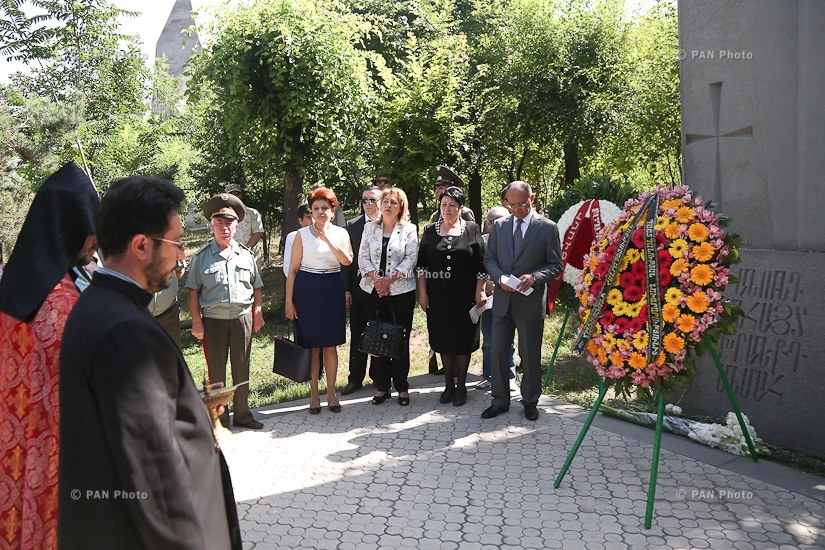 Церемония поминовения по случаю Дня памяти павших за Родину и пропавших без вести в военном пантеоне «Ераблур»