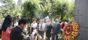 Церемония поминовения по случаю Дня памяти павших за Родину и пропавших без вести в военном пантеоне «Ераблур»