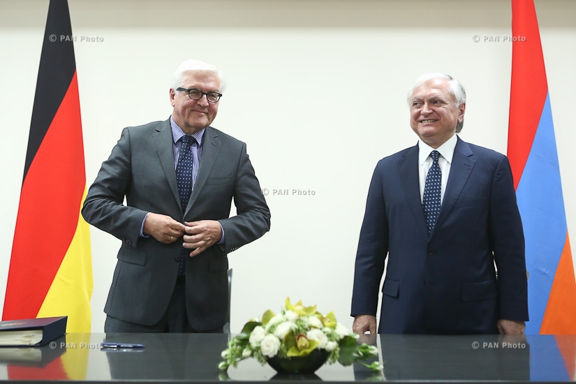Armenian Foreign Minister Edward Nalbandian and OSCE Chairman-in-Office, German Foreign Minister Frank-Walter Steinmeier sign an agreement
