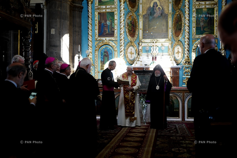 Հռոմի պապ Ֆրանցիսկոսը Հայաստանում. Այց առաջին քրիստոնյա երկիր