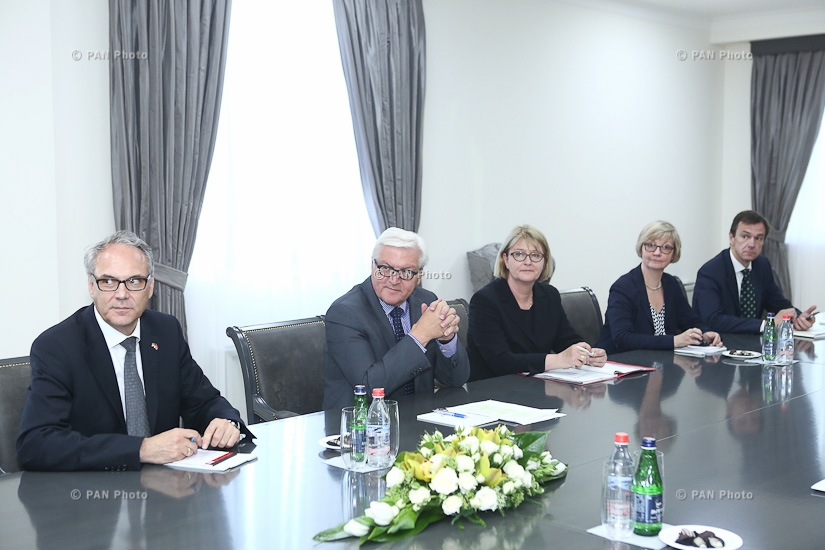 Ընդլայնված կազմով հանդիպումը ՀՀ ԱԳ նախարար Էդվարդ Նալբանդյանի և ԵԱՀԿ գործող նախագահ, Գերմանիայի ԱԳ նախարար Ֆրանկ-Վալտեր Շտայնմայերի միջև