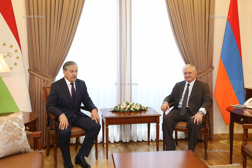 Министр иностранных дел Армении Эдвард Налбандян принял министра иностранных дел Таджикистана Сироджиддина Аслова