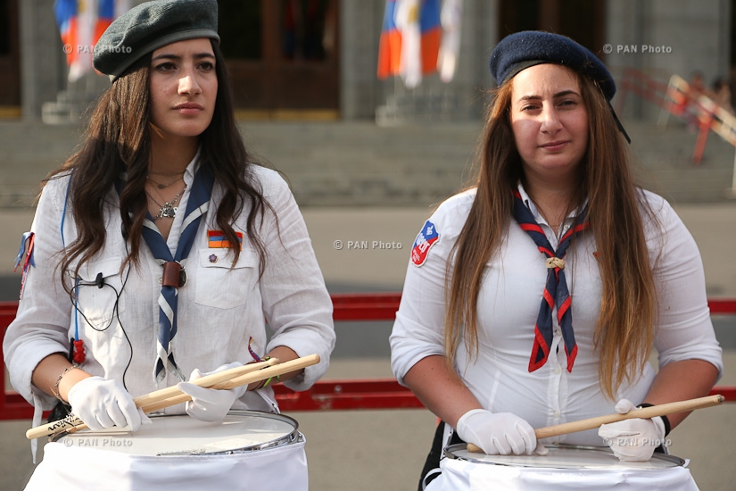 Армения отмечает День Конституции