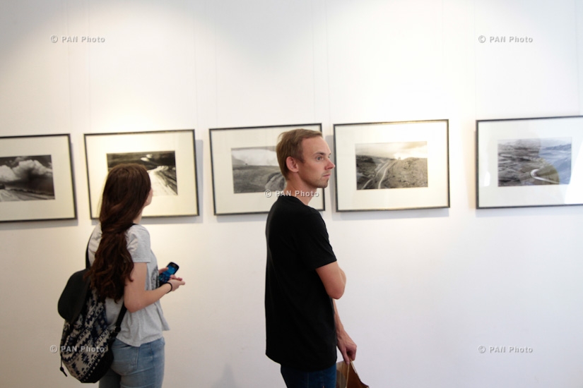 Открытие выставки фотографий Аббаса Киаростами «Дорога»: 13-й кинофестиваль «Золотой абрикос»