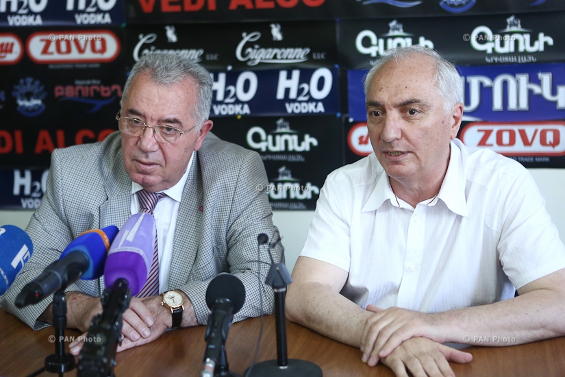 Press conference of Armenia's Democratic Party head Aram Sargsyan and Republican MP Mkrtich Minasyan