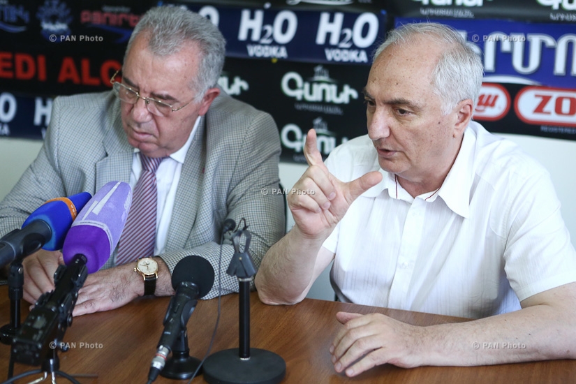 Press conference of Armenia's Democratic Party head Aram Sargsyan and Republican MP Mkrtich Minasyan