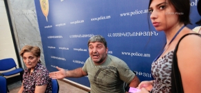 Пресс-конференция родителей предполагаемых членов захватившей полк ППС полиции в Еребуни группы, Меружана Согомоняна и Марине Папикян