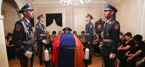  Панихида по полковнику Артуру Ванояну, погибшему  при захвате полка ППС Полиции Армении 