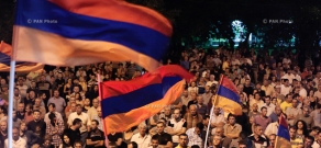 Акция в поддержку вооруженной группы, захватившей здание полка ППС полиции РА в Эребуни: День 8