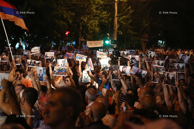 Protest action near Erebuni police HQ in Yerevan in support of armed group holding the department: Day 9