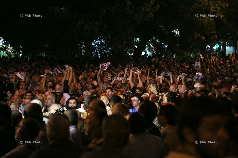 Protest action near Erebuni police HQ in Yerevan in support of armed group holding the department: Day 10