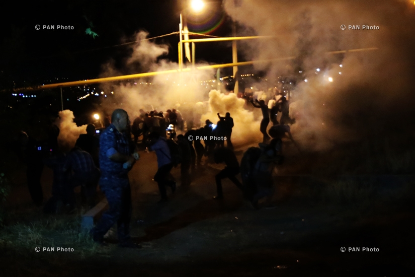 Gunmen supporters' rally is disperseed by the police with the use of tear gas and stun grenades